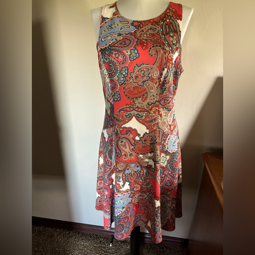 Karen Kane Sleeveless Dress in Paisley Print with Fit and Flare Style Sz L